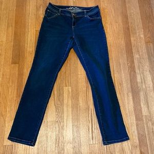 INC international concepts Denim Size 8 Women's Skinny Leg Curvy Fit Jeans